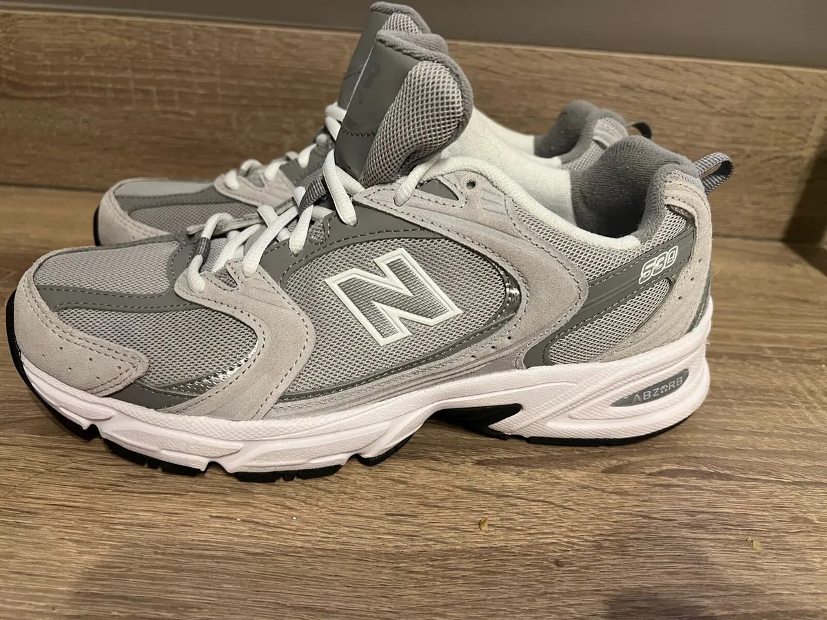 BRAND NEW-NEW BALANCE 530 TRAINERS - Image 4