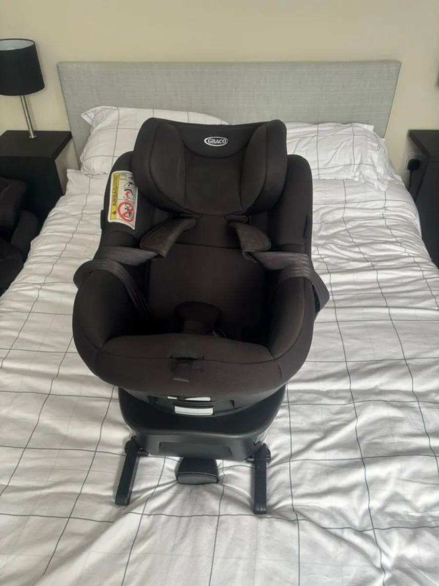Grace 360 car seat (no inserts) - Image 1