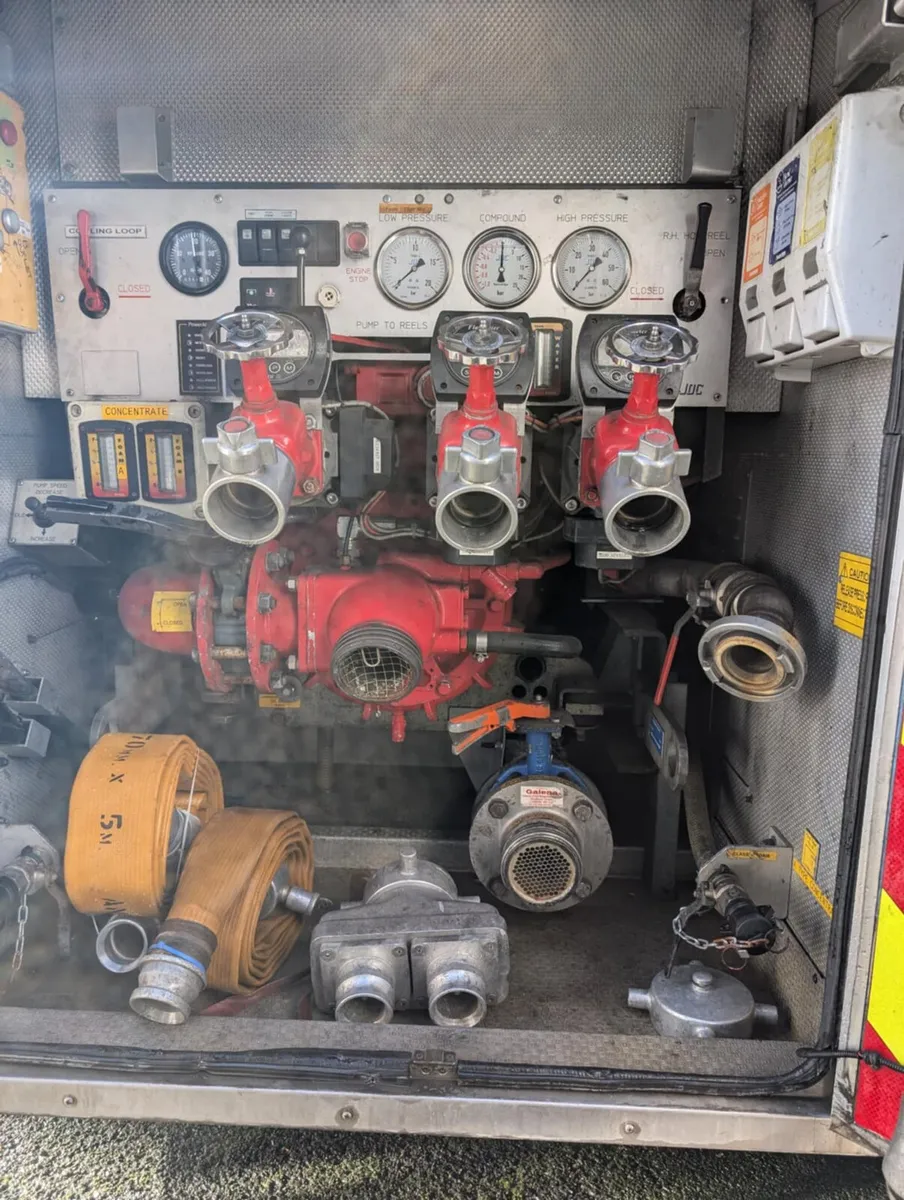 Volvo FLL Fire Engine Tender Appliance with CAFS - Image 2