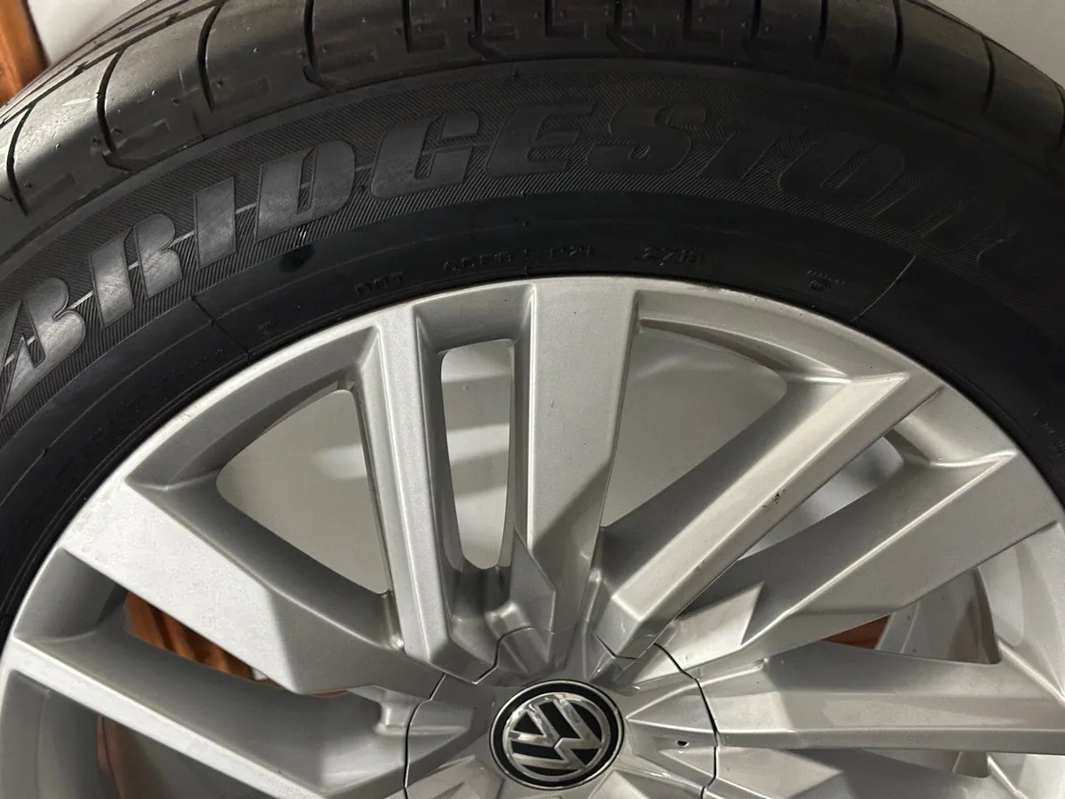 2019 Vw Touareg Genuine Allows - Image 2