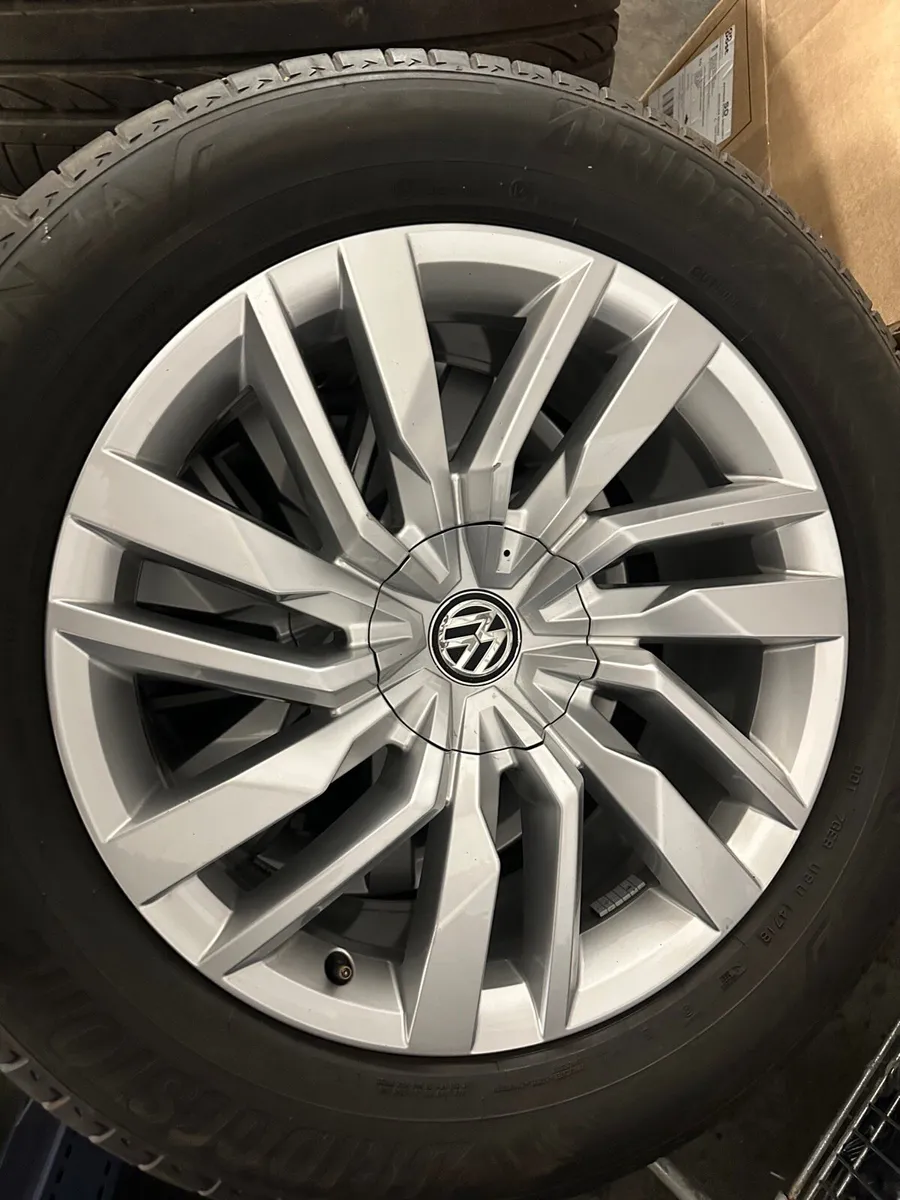 2019 Vw Touareg Genuine Allows - Image 3
