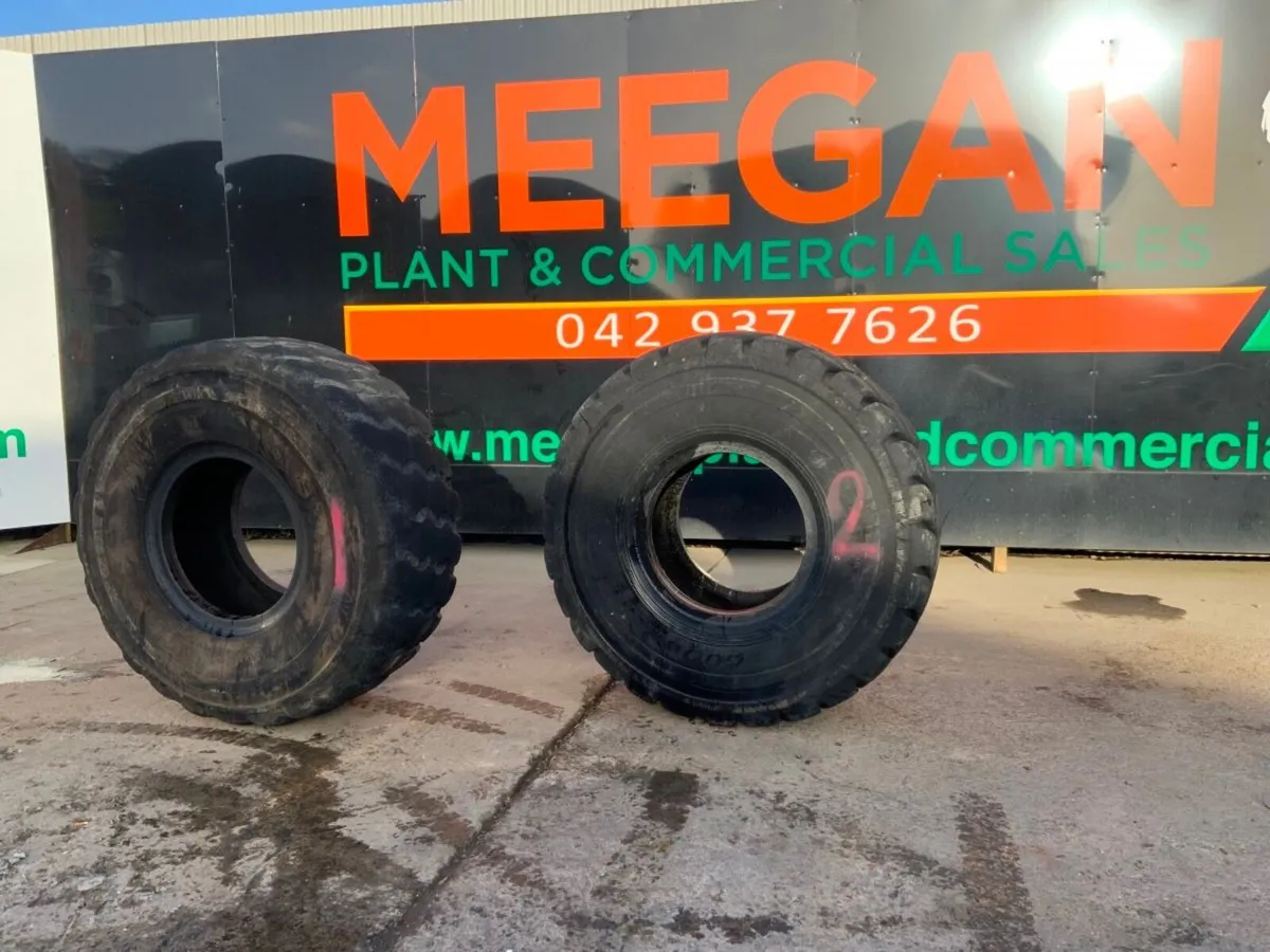 23.5 x 25 RADIAL DUMP TRUCK / LOADER TYRES....12 - Image 1
