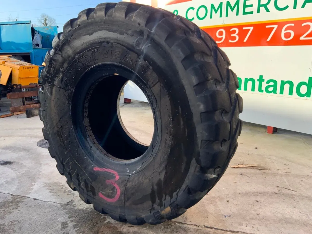 23.5 x 25 GOODYEAR RADIAL DUMPER TYRE.......003. - Image 2