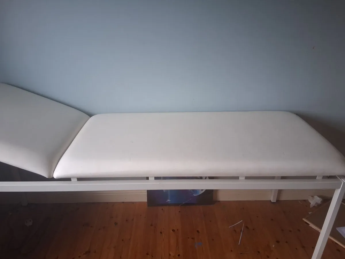 Beauticians portable bed - Image 2