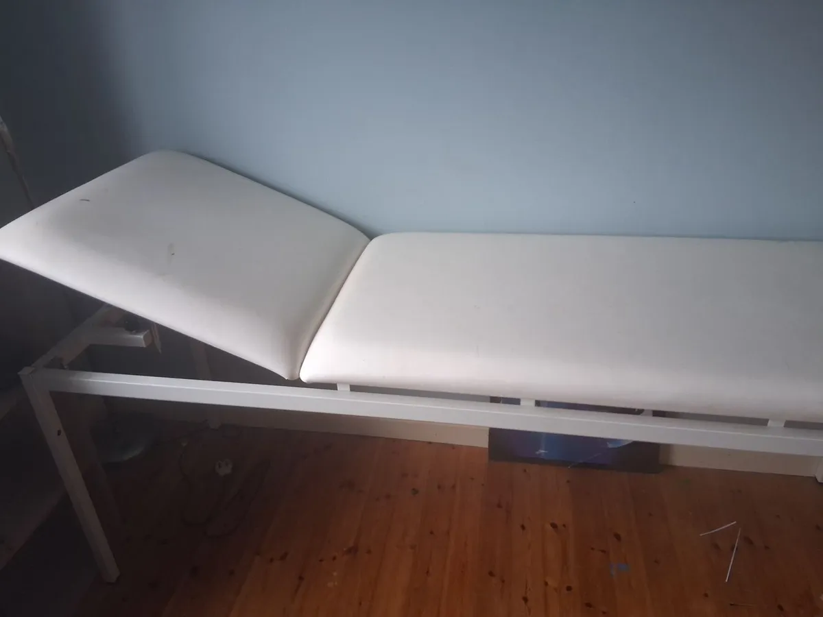 Beauticians portable bed - Image 3