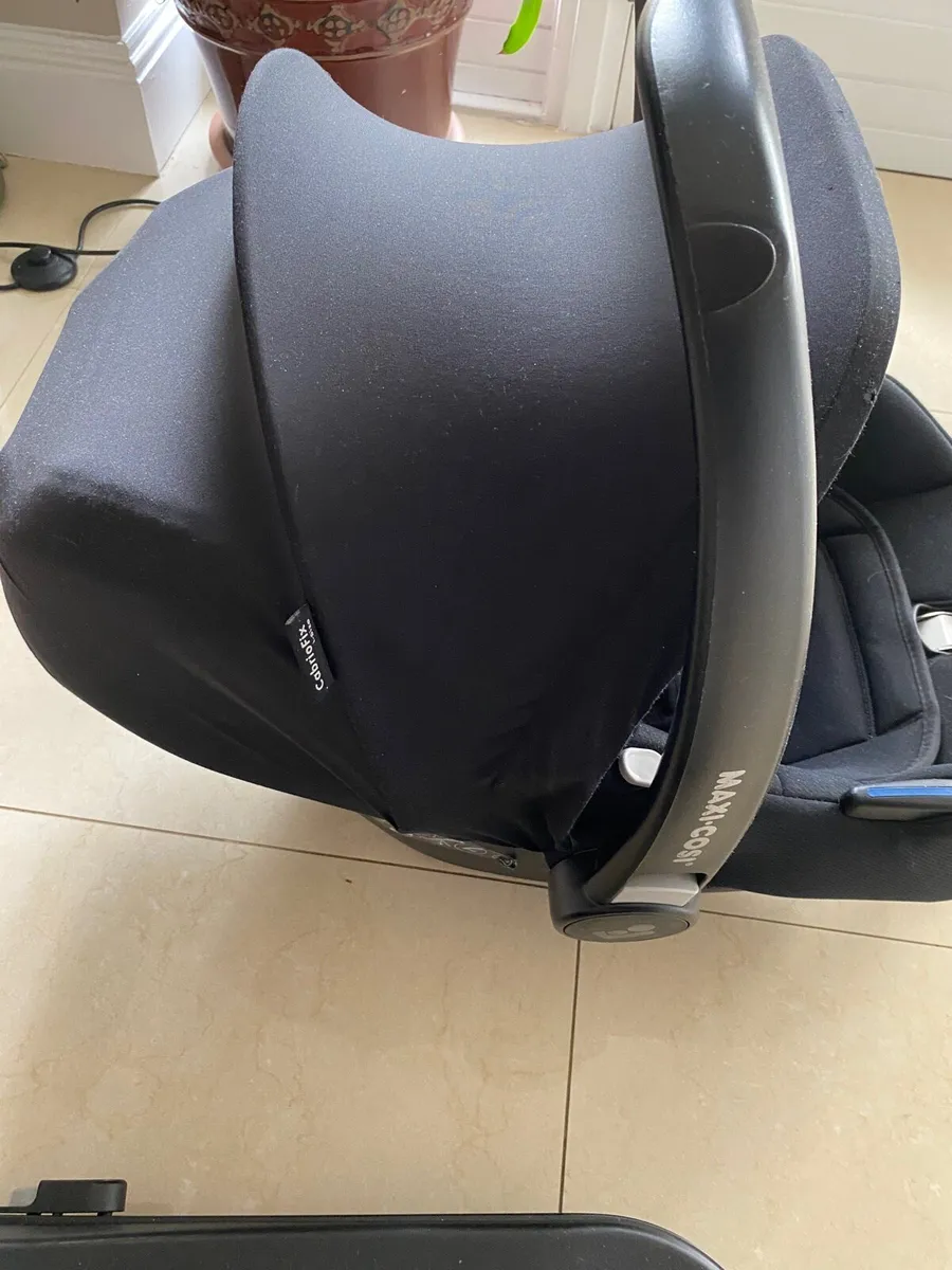 Baby Car Seat and Base - Image 2
