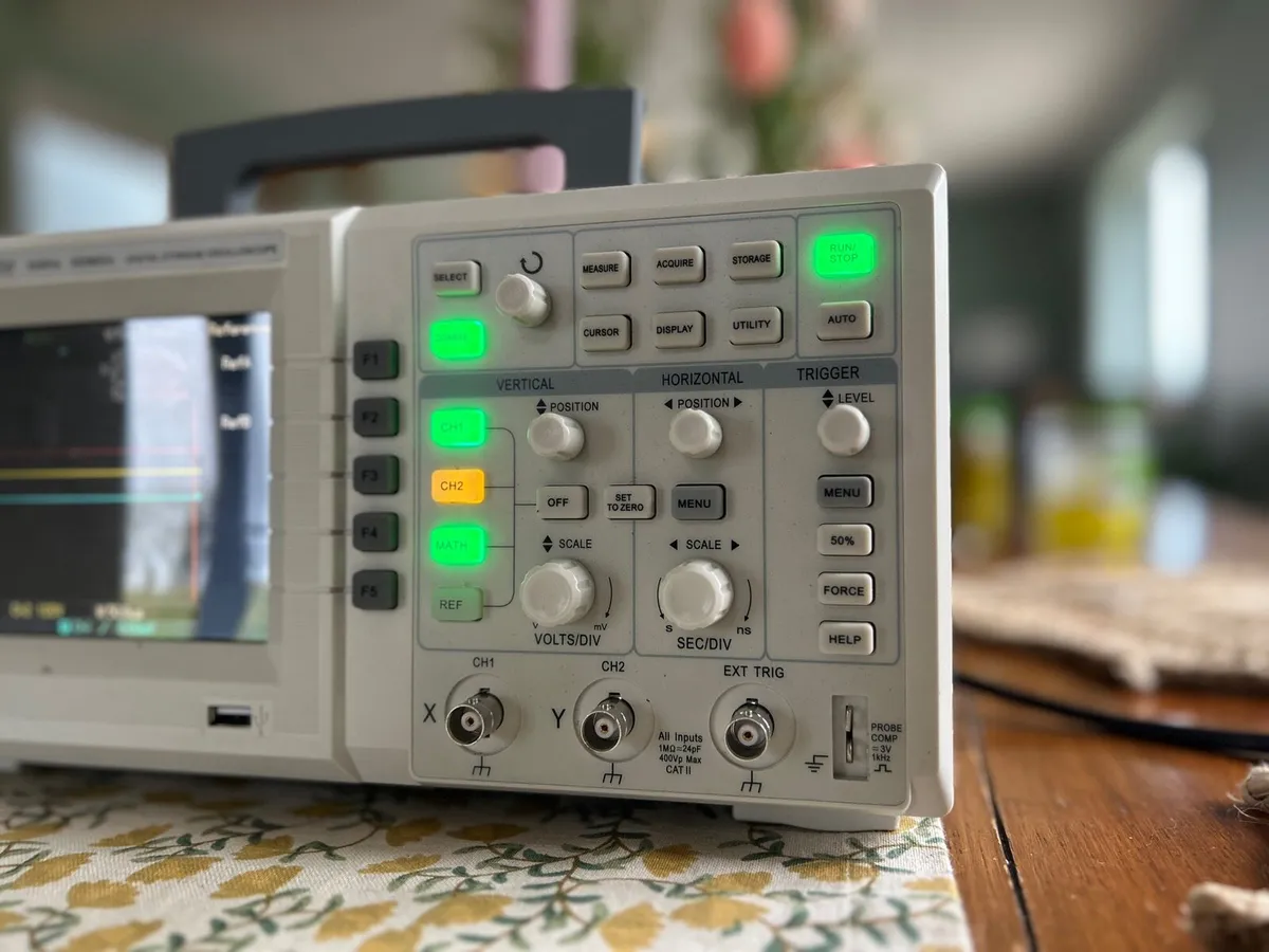 Tenma 72 8230 digital storage oscilloscope - Image 3