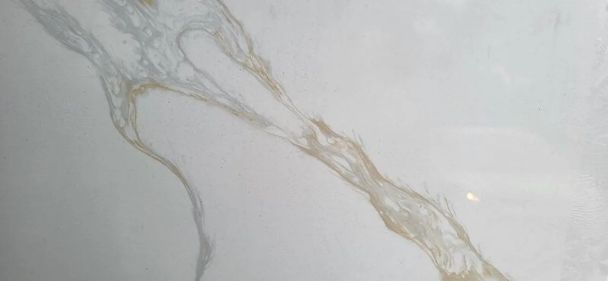 Gold calacutta quartz - Image 2