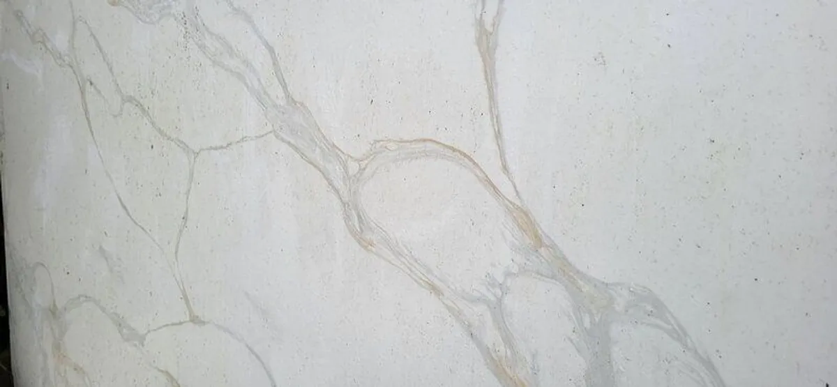 Gold calacutta quartz - Image 3