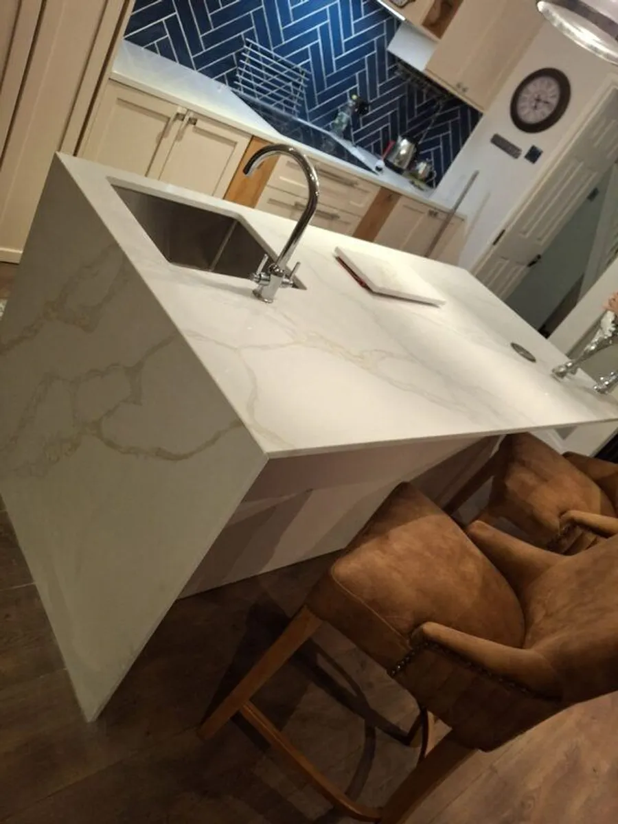 Gold calacutta quartz - Image 4