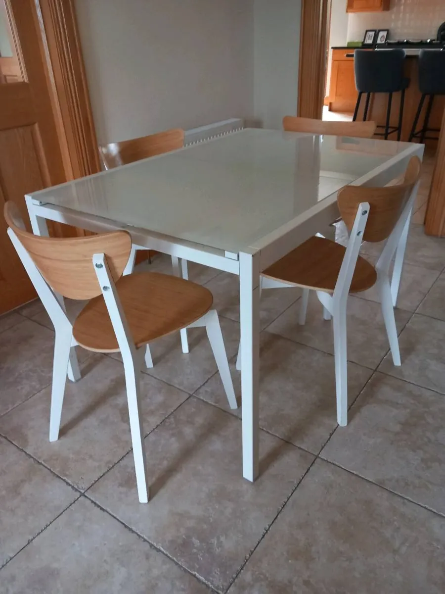 Table and Chairs - Image 1