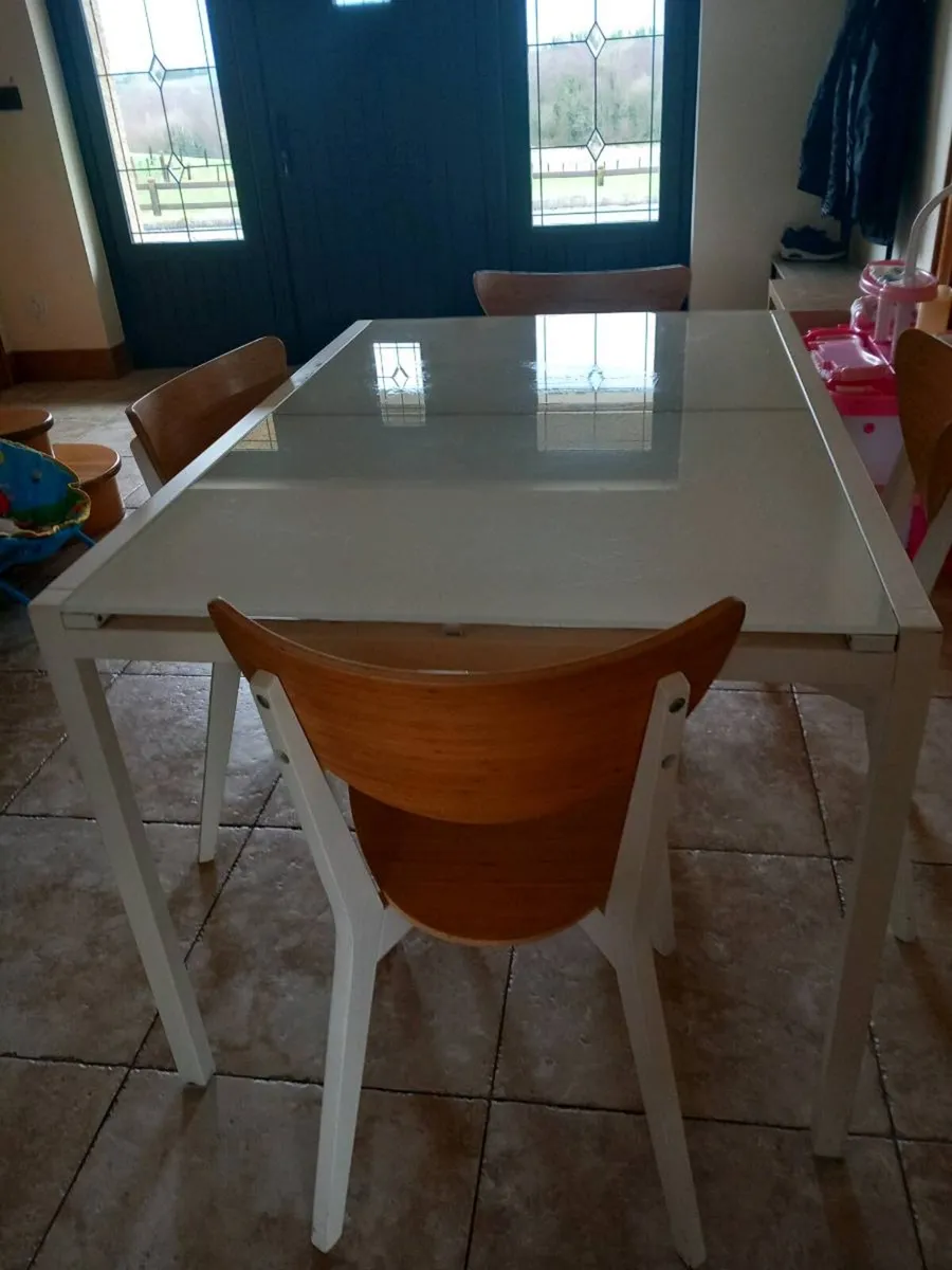 Table and Chairs - Image 2