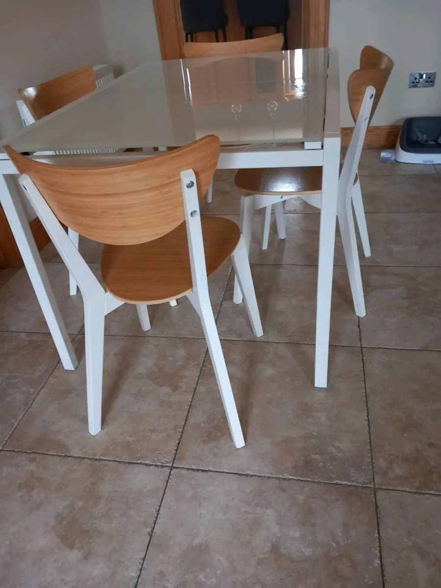 Table and Chairs - Image 3