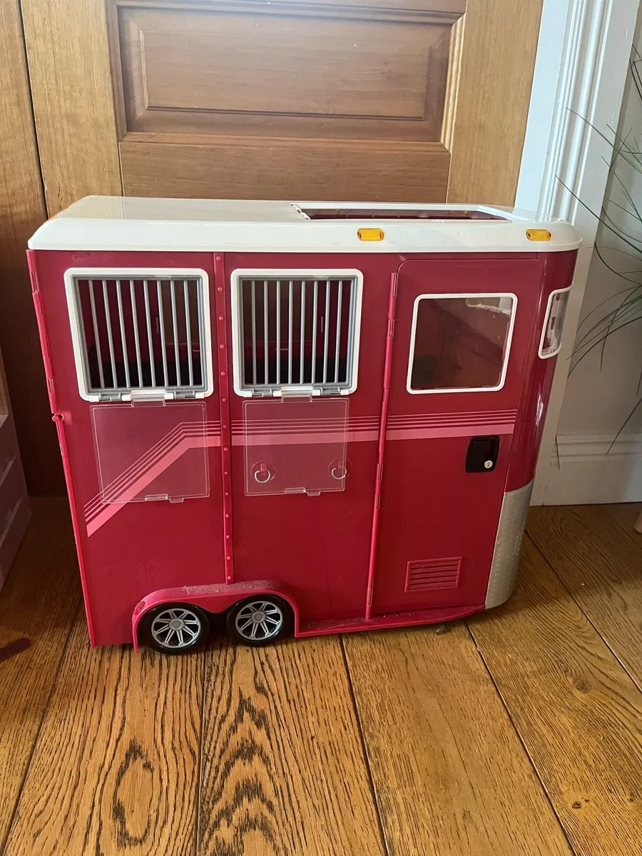 Our generation horse,stable and trailer - Image 4