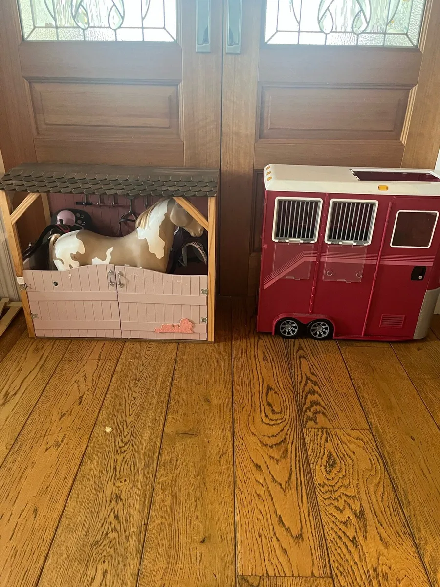 Our generation horse,stable and trailer - Image 1