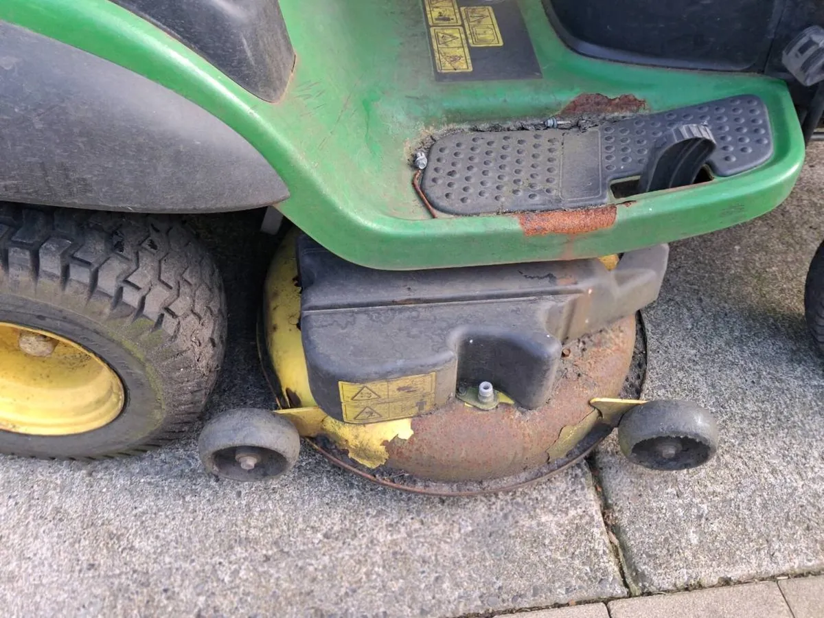 John deere x155r  lawnmower - Image 4