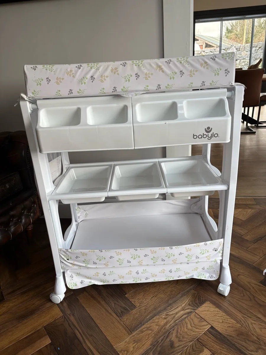 Babylo Changing table - Image 1