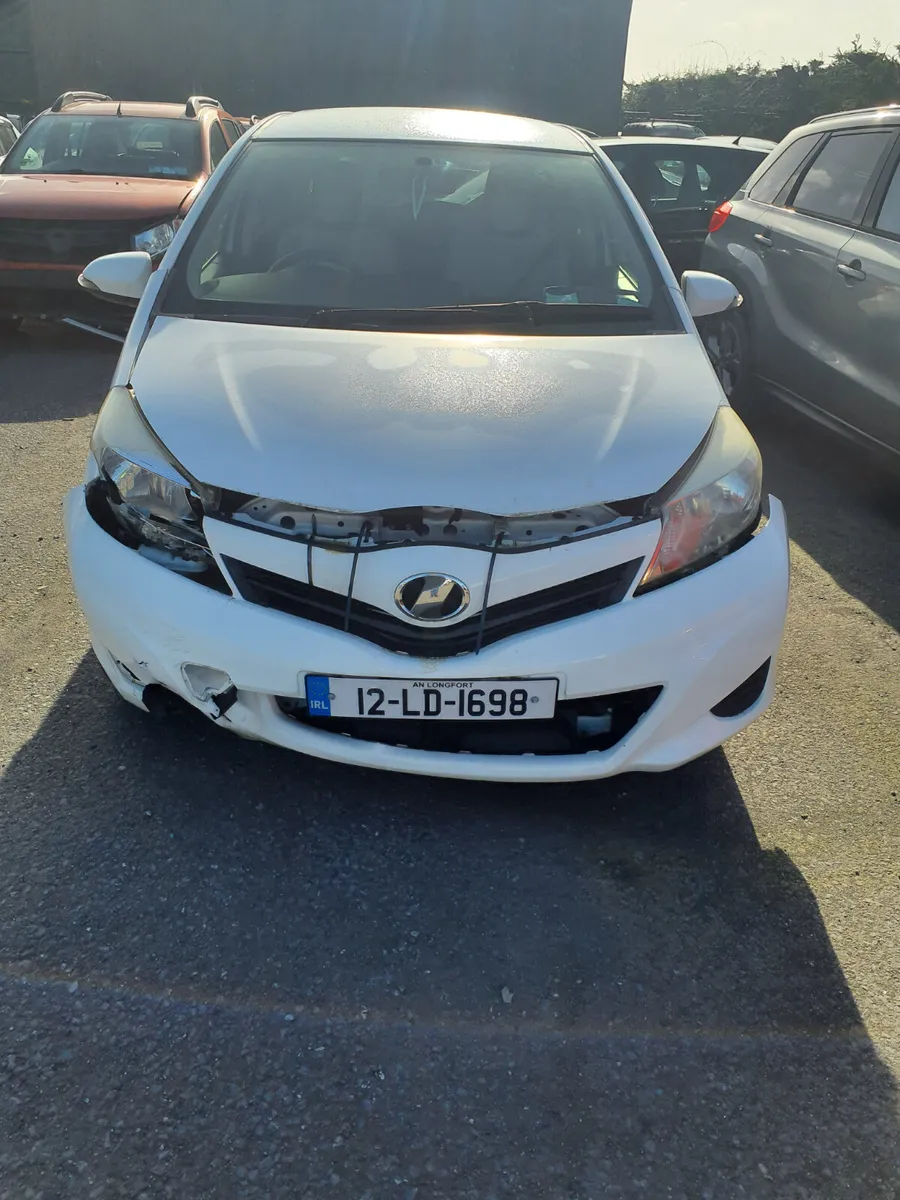 Toyota vitz 2012 light damage - Image 1