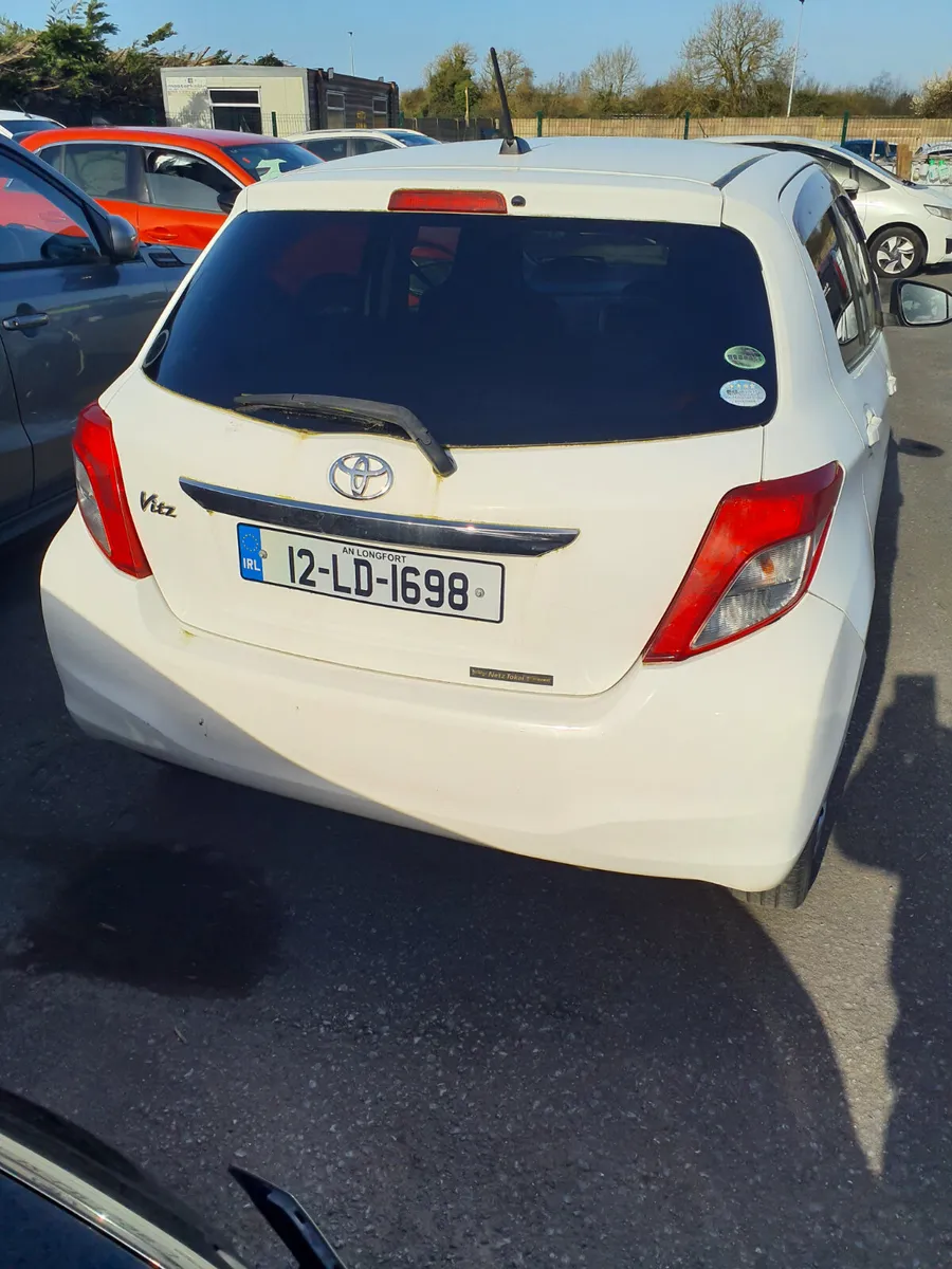 Toyota vitz 2012 light damage - Image 4