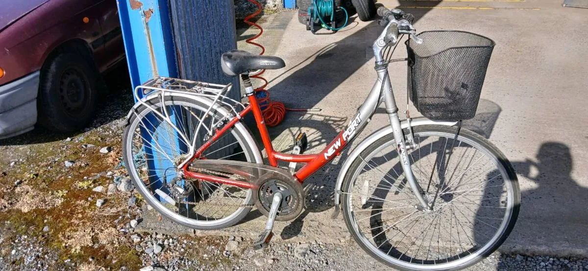 Ladies bicycle - Image 2