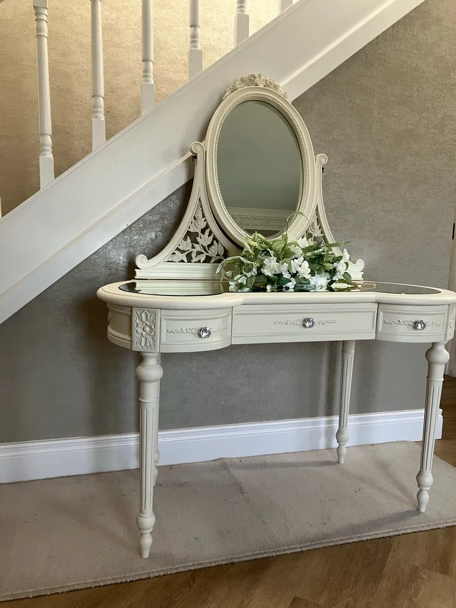 Dressing table and mirror - Image 4
