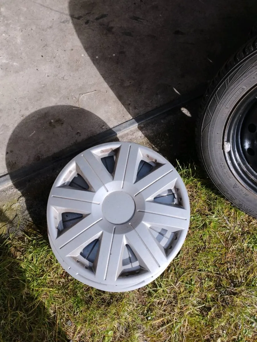4 wheels 14" 165/65 of a Suzuki - Image 2