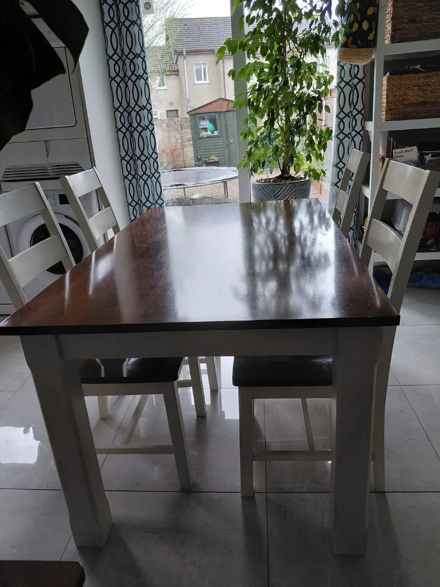 Kitchen Table and Chairs - Image 3