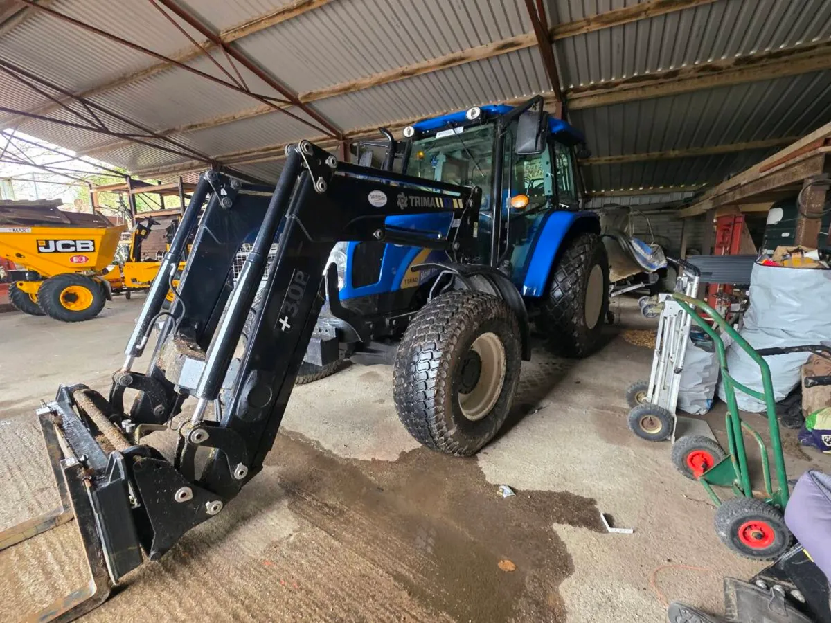 New Holland  T5040 - Image 1