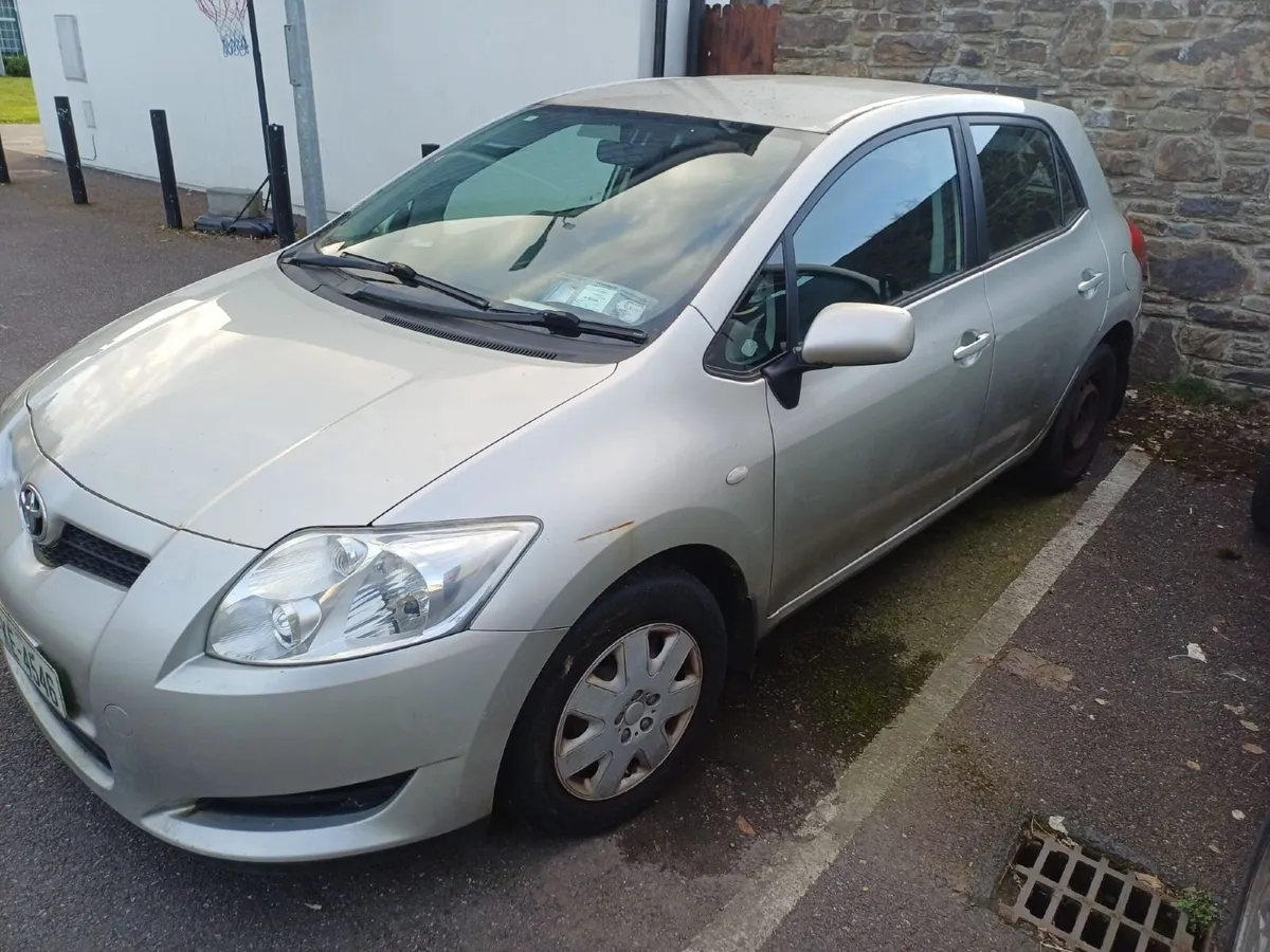Toyota Auris 2008 - Image 2