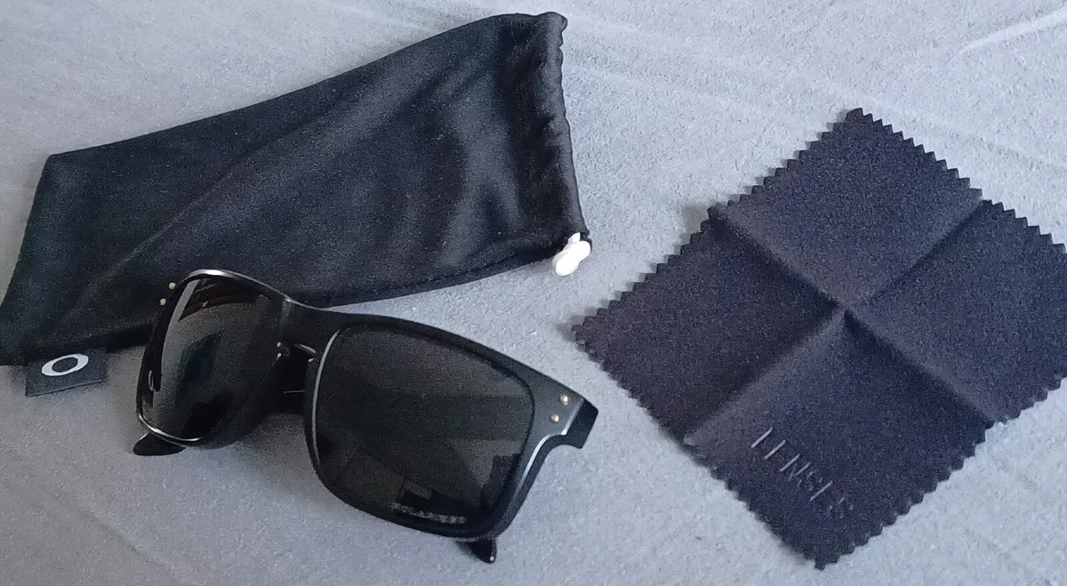 Oakley Holbrook XL Square Sunglasses - Image 3