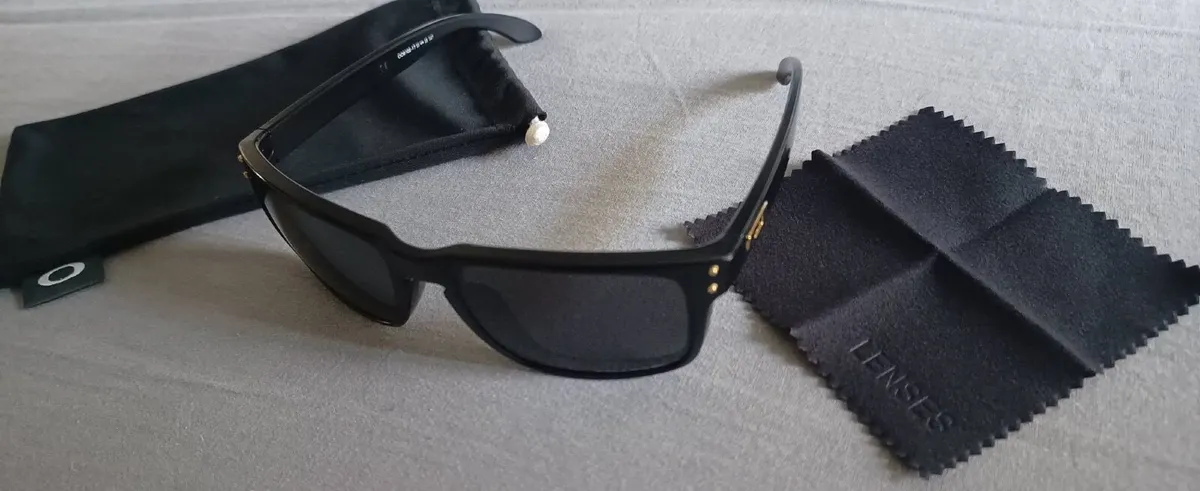 Oakley Holbrook XL Square Sunglasses - Image 4