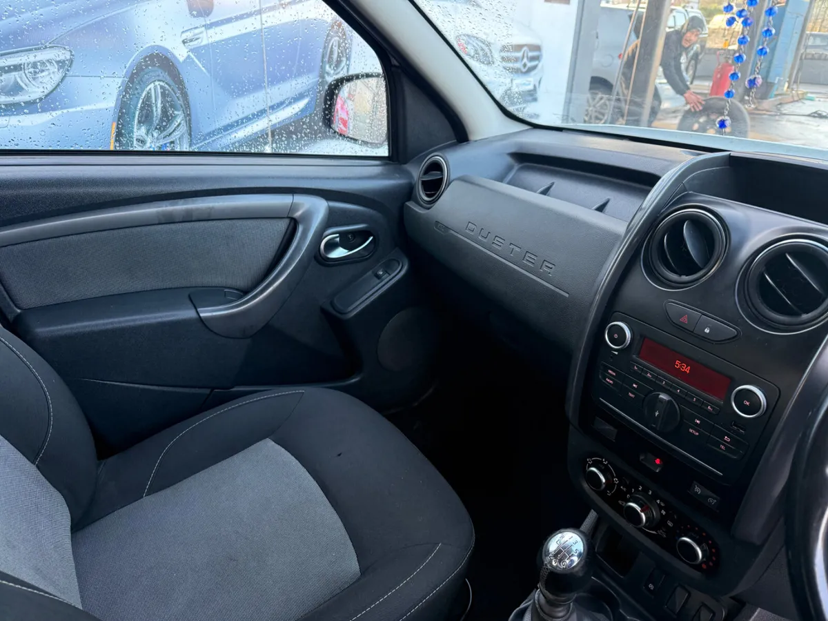 DACIA DUSTER LOW MILAGE - Image 4