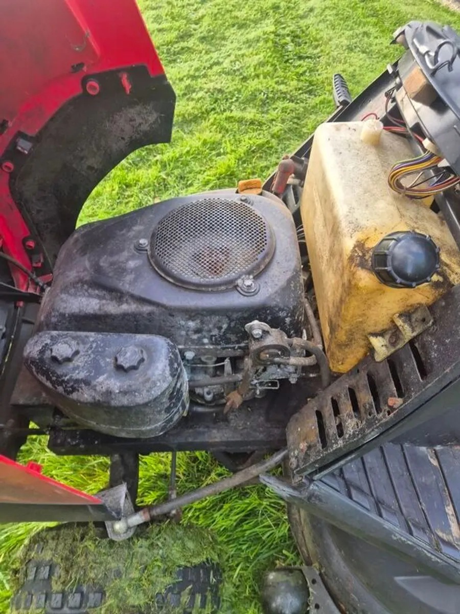 ride on lawnmower - Image 1