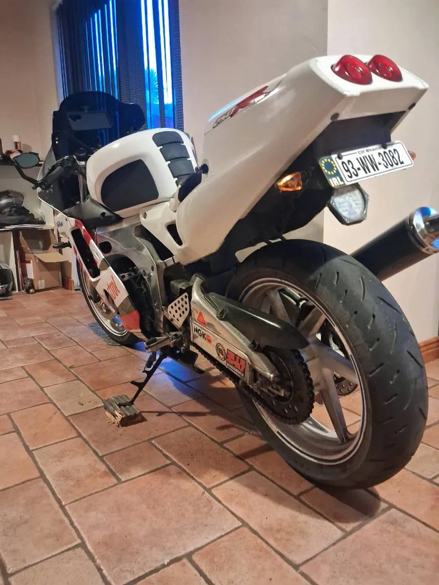 CBR 250 RR MC22 - Image 4