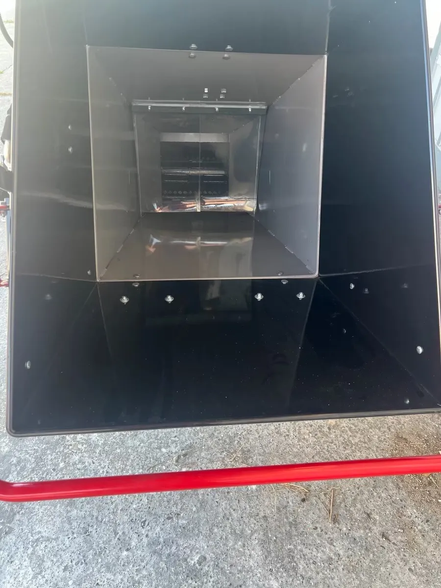 Jansen 6” branch wood chipper. 2 yr warranty. - Image 4