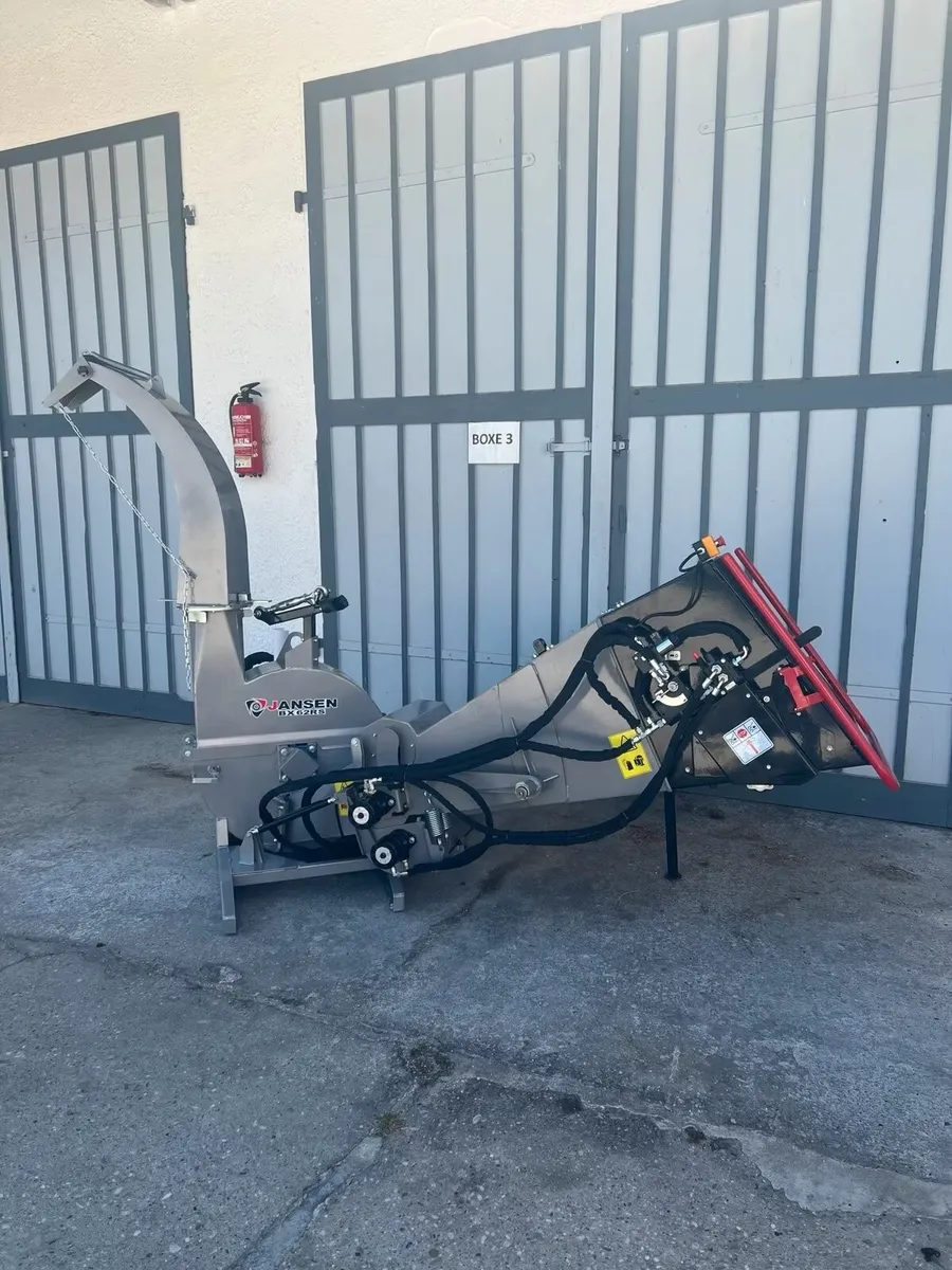 Jansen 6” branch wood chipper. 2 yr warranty. - Image 1