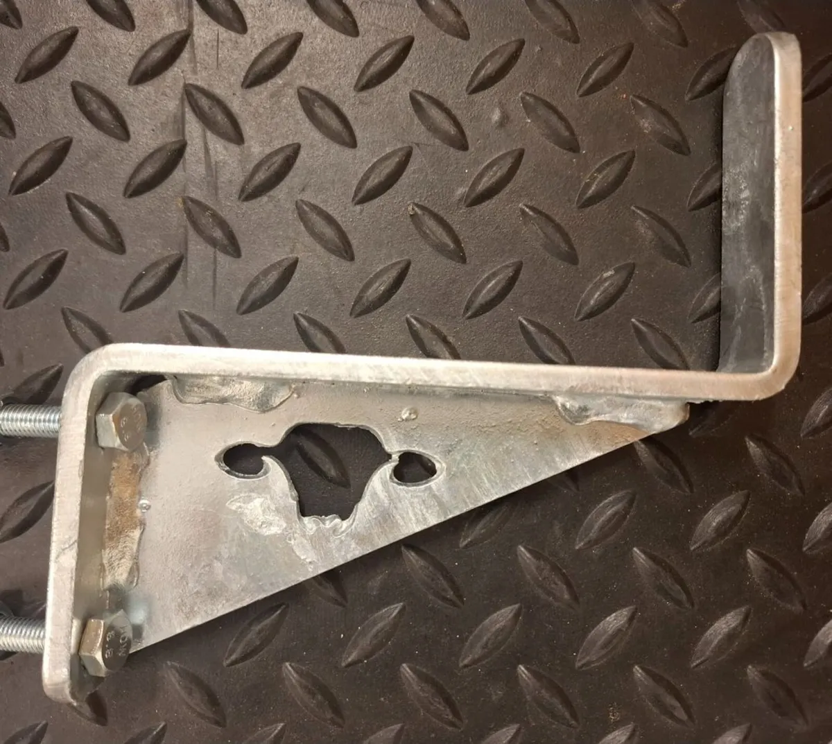 SheepWell Trailer Brackets - Pair. - Image 2