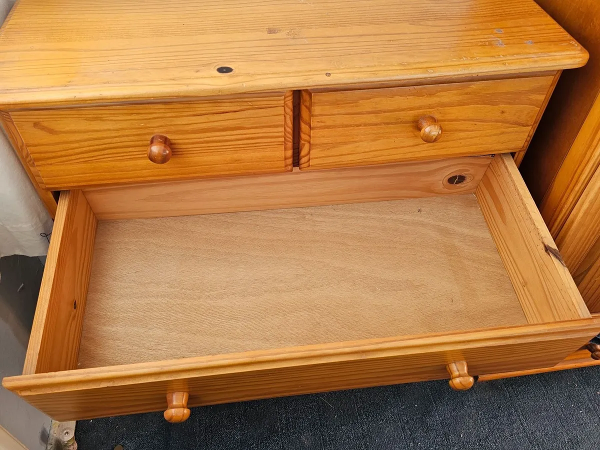 chest of drawers solid wood pine - Image 2