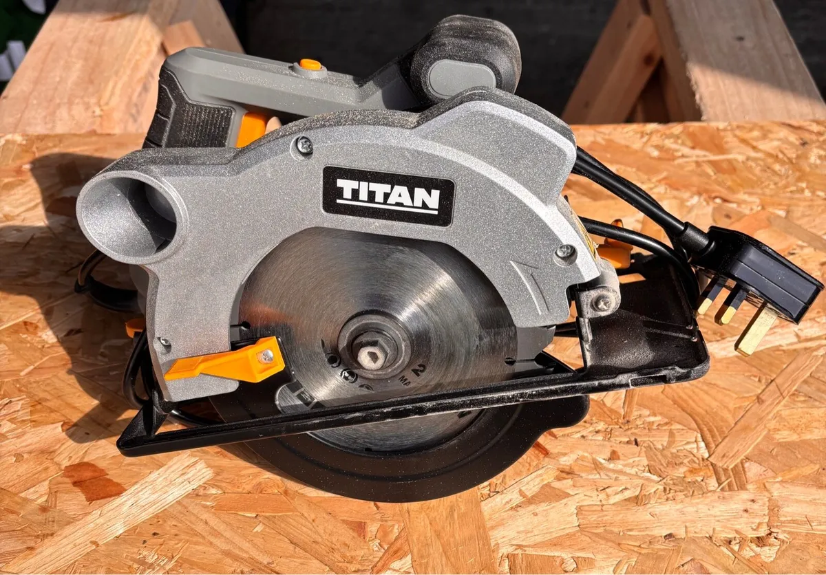 Titan circular saw. - Image 1