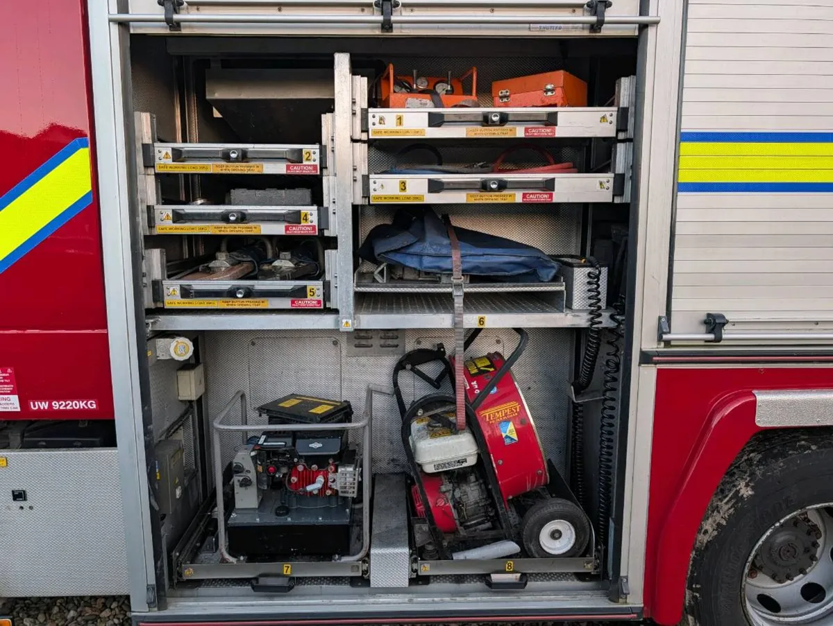 Volvo FLL 280 Fire Engine Tender Appliance CAFS - Image 2