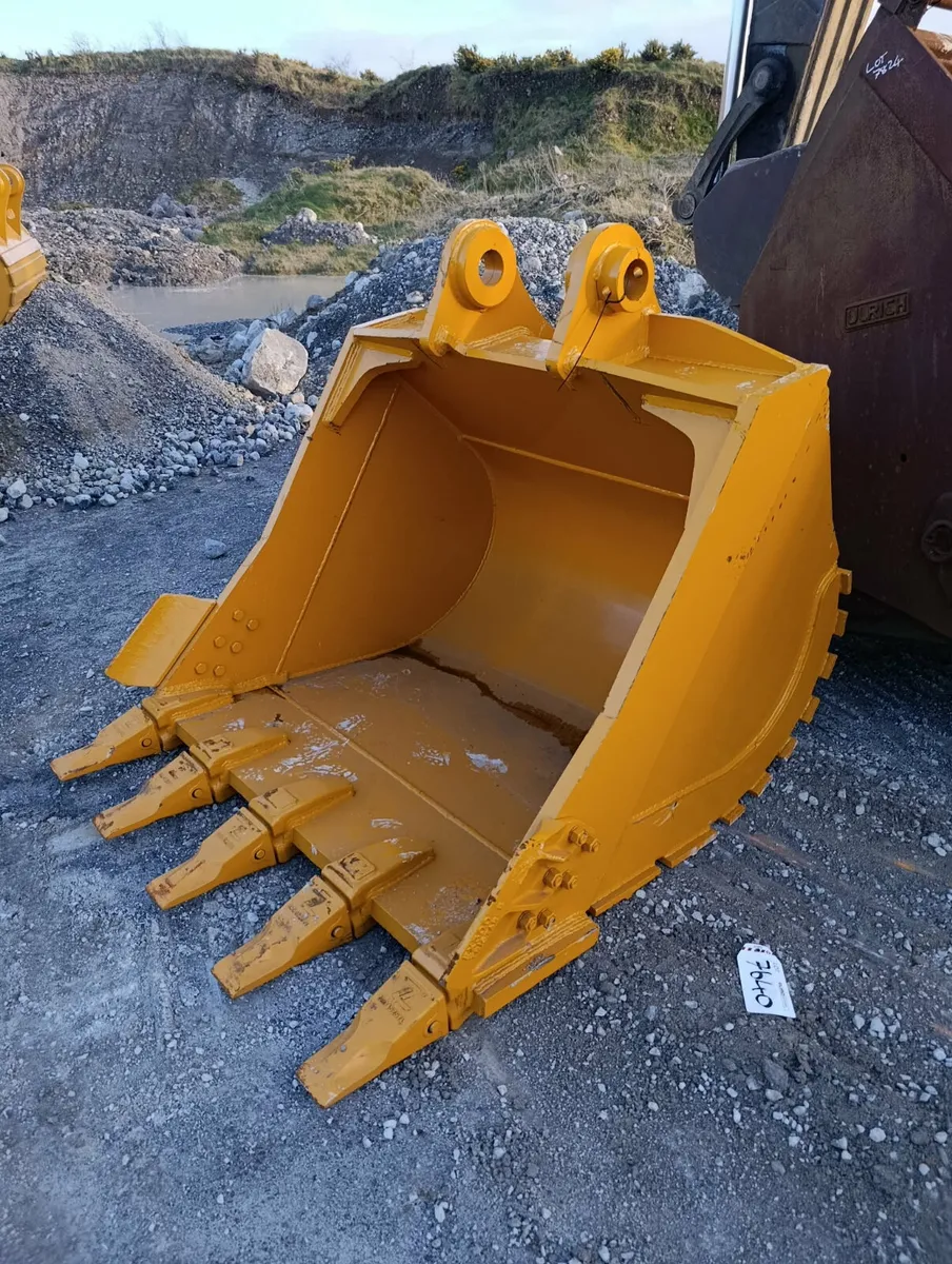 62 inch rock bucket 90mm pins 30 ton - Image 3