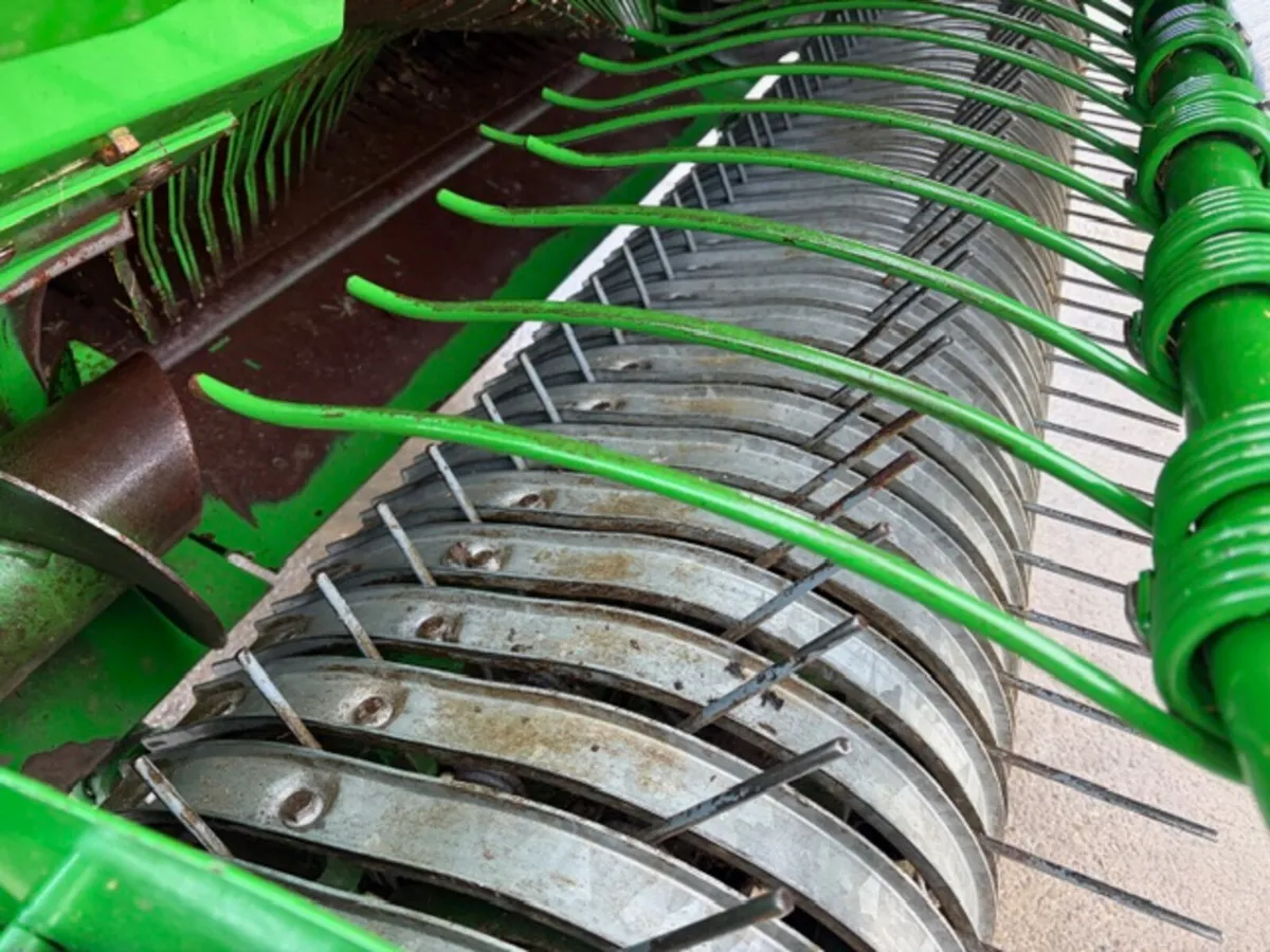 McHale  f 5600 Baler - Image 4