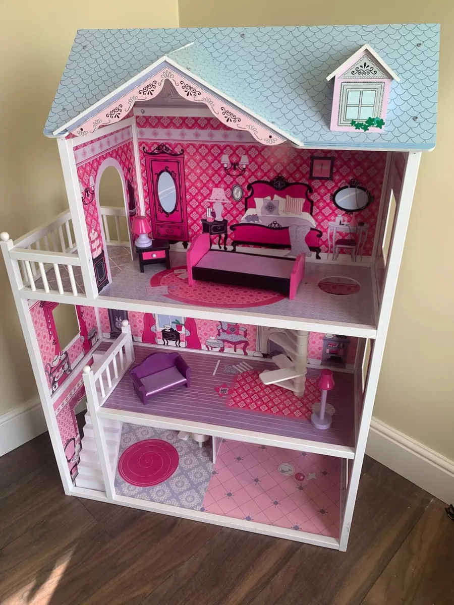 Doll's House - Image 2