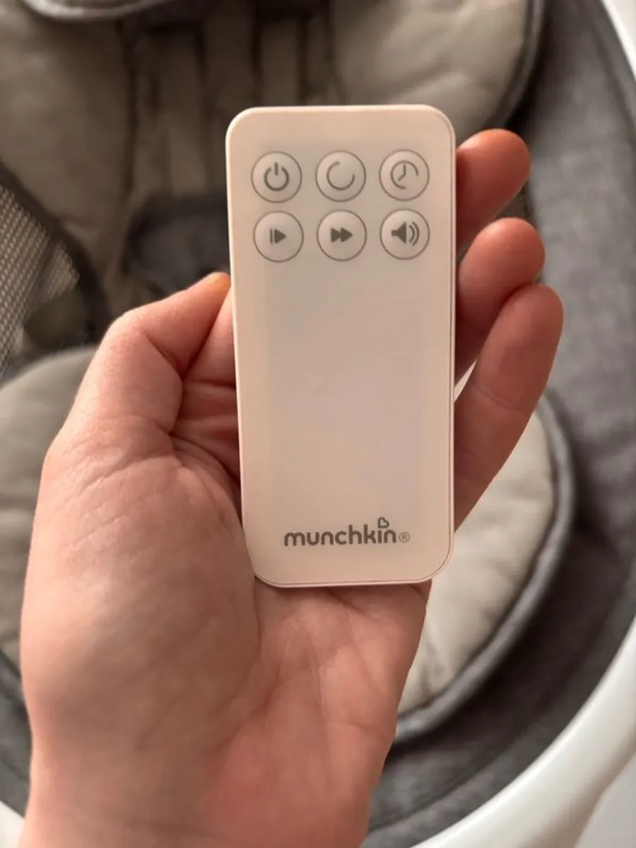 Munchkin Bluetooth Baby Swing Chair and Rocking Seat - Image 4