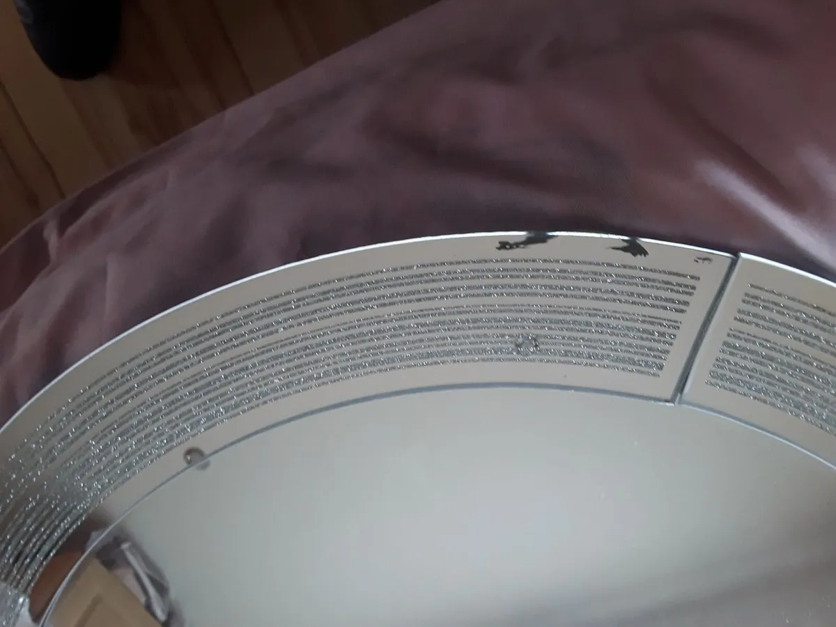 Lovely mirror suitable for sitting room or Hall - Image 2