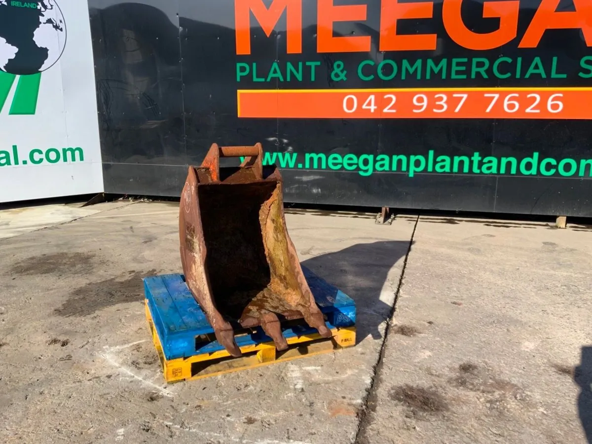 24" EBS DIGGING BUCKET ....65mm PINS.......145. - Image 1