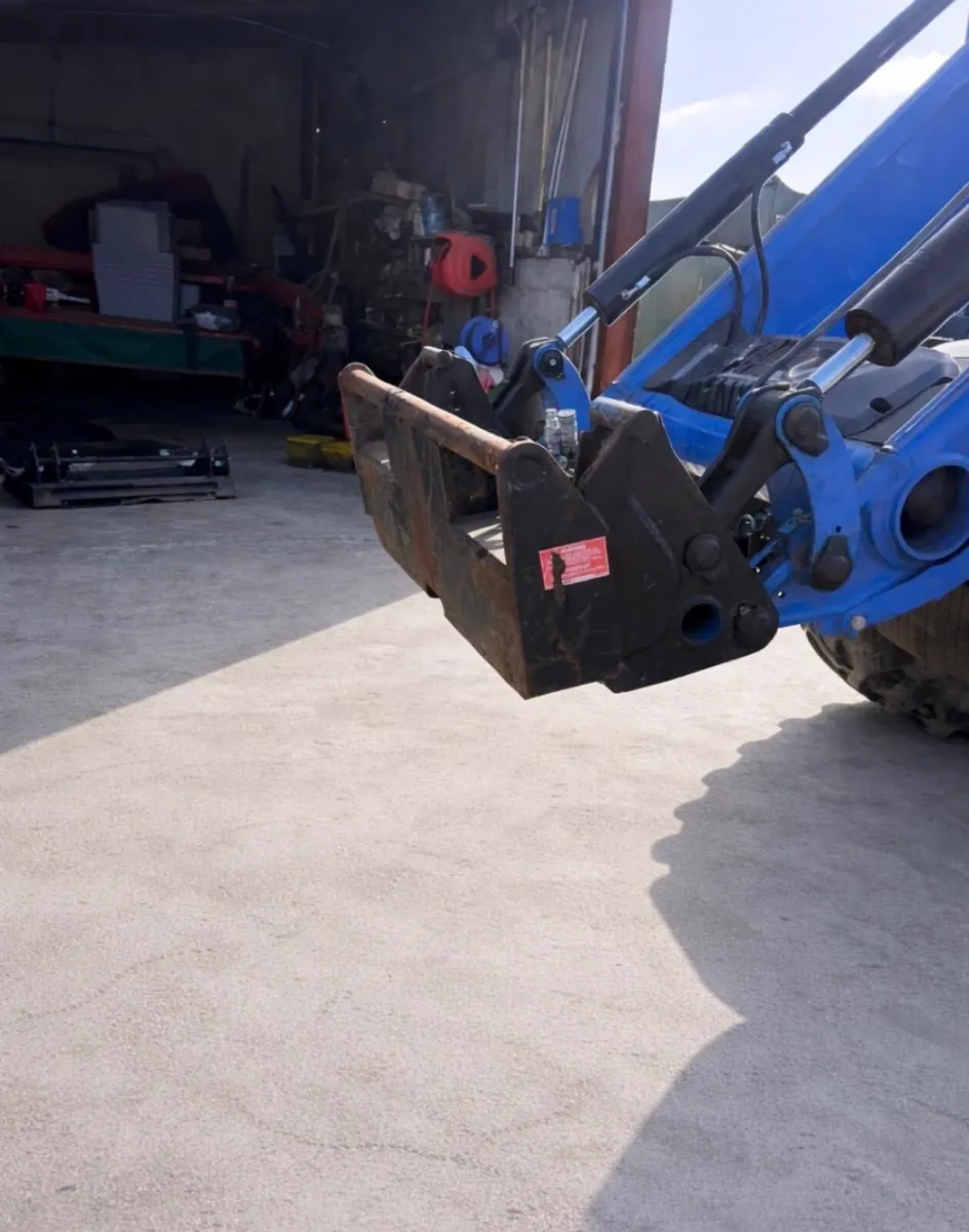 Merlo headstock - Image 1