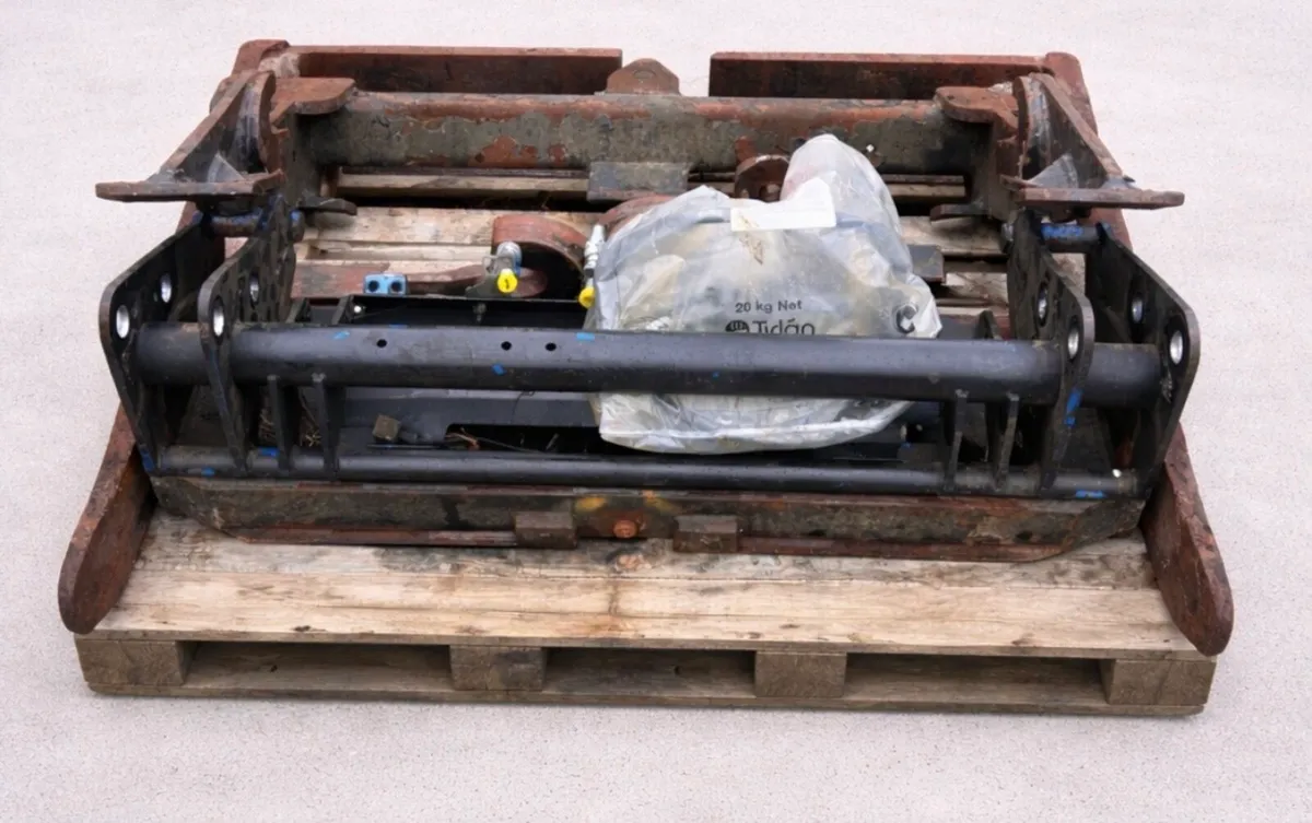 Merlo headstock - Image 2