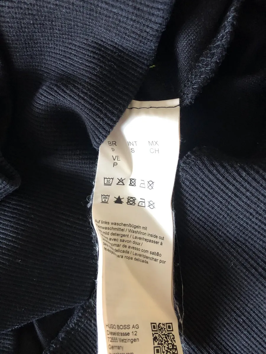 Mens Hugo Boss tracksuit size S €60 - Image 3