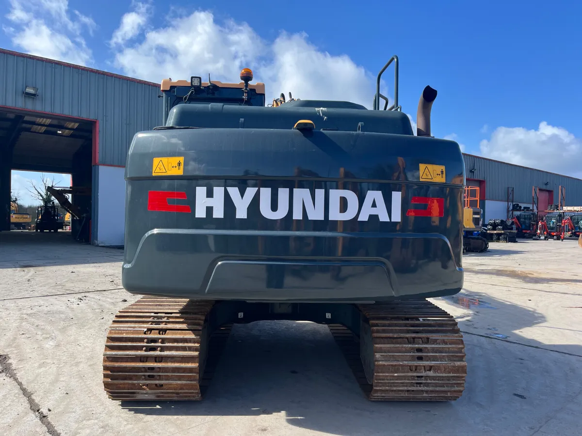 2021 Hyundai HX140LC - Image 4